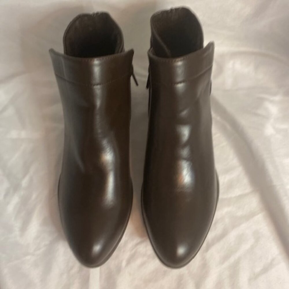 UnionBay brown women's booties, size 7.5